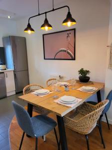 Uroczy dom na ładnym podwarszawskim osiedlu