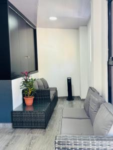 D Calles Place LA PUNTA