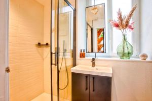 La Môme — Parking, quartier historique & animé