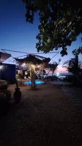 Habitación y alberca frente al mar - Lerma