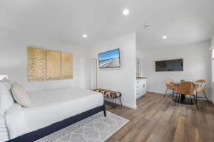 South O Bungalow 10 - Premium Deluxe King Studio + Patio