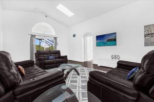 Cozy 5BR Near Disney Mickey Pool