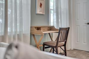 Lavish Abode! Newly Renovated and Decorated!