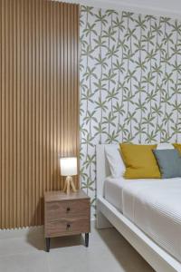 Gorgeous Banana Places QDA-IV