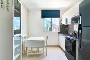 Gorgeous Banana Places QDA-IV