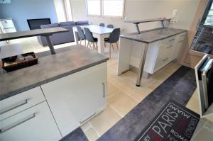 Maisons de vacances Maison Independante Climatisee a Deux Pas des Plages, Confort et Detente Assures : photos des chambres