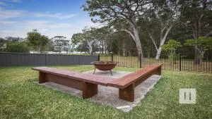 The Little Blue Lakehouse - Mannering Park