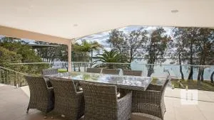 Enjoy Lazy Daze - Mannering Park