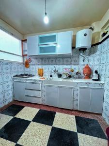 Calm Central Stay Near Beach - High-Speed WiFi, Free Parking