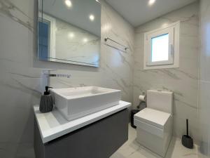 Monastiraki 513 SuperHost Hub