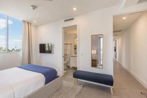 Modern 2BR in South Beach | 5 Min to Ocean | Comfort & Style