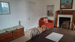 Family seaside home, easy access to Edinburgh