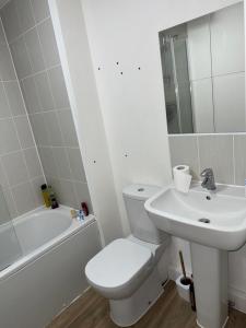 Modern En-suite Private Room Near Leicester Stadium & City Centre