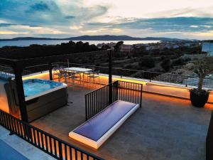 Rooftop Holiday House