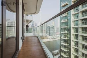 Mira Holiday Homes - Beautiful 2 bedroom with canal view in Business Bay