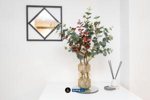 Spacious 2 Bedroom Apt By LS2G Short Lets & Serviced Accommodation Greater London With Free WIFI