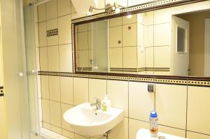 Rooms Close to Everywhere I