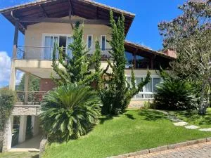 Refúgio Terê-Fi 4 suítes, lareira, piscina e sauna - Campanha