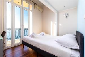 Appartements Les Floralies, large 3-room, sea and Monaco view : photos des chambres