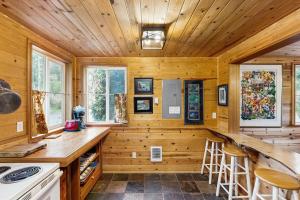 Laura Mar Artists Retreat