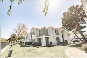 Pure Suites Glendale Furnished Two Bed Pool Gym - 皮奥里亚