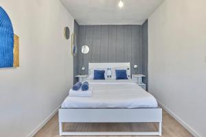 Château Saphir T2 hypercentre historique au pied du château