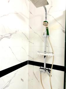 Sejours chez l'habitant Appartement entier HUI : photos des chambres