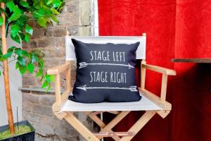 Theatre Retreat 2 Bedroom Loft - 1 Blk from Theatres