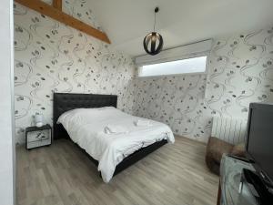 Modern and Bright home walk to beach with garage