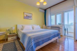 Apartments and Rooms Dotli