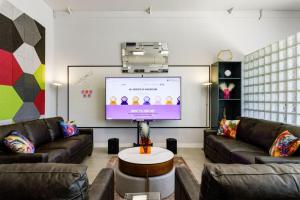 Vibrant 2BR Condo in East Austin