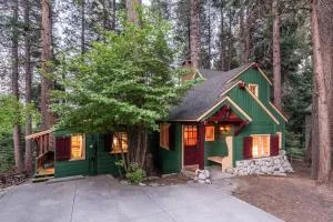 Contemporary Classic on a Private Mountain Lake - Crest Park