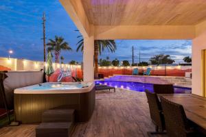 Ultimate House w Pool