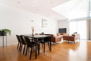 Luxury Waterfront Stay