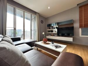 Roomy Modern 2BR - Ultra Fast WiFi - BTS Phrom Phong