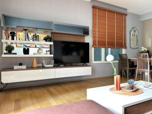 Roomy Modern 2BR - Ultra Fast WiFi - BTS Phrom Phong