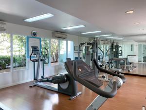 Upscale Expansive 2BR - Ultra Fast Wifi - Phrom Phong