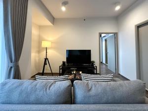 Expansive Stylish 2BR - Ultra Fast Wifi - Asoke
