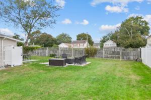 35 - Beautiful 3 BR Beach Haven