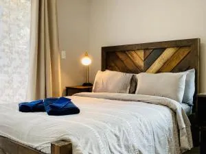 16 A COZY GETAWAY 4BED 3BATH HOME W FIRE PIT - Plantsville