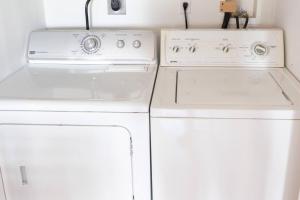 2 Beautiful 1 BR Apartment - Central CT