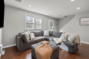 22- 4 Br 2 Ba House - Central CT