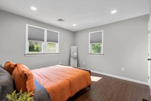 22- 4 Br 2 Ba House - Central CT