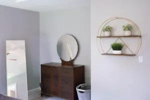 3 FRESHLY REDONE NEWLY FURNISHED A MUST SEE - Meriden