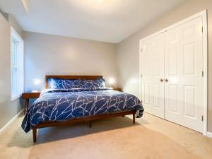 11 - 4 Bedrooms 3 Baths Sleeps up to 10