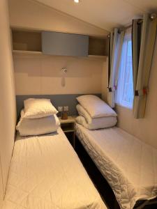 Olivia Caravan Sleeps 6 with Wi-Fi