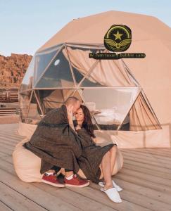 RUM W BUBBLE lUXURY CAMP