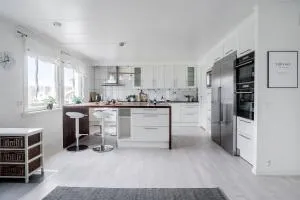 Familjebostad - Ångbastu & Lyxig inredning - Tullinge