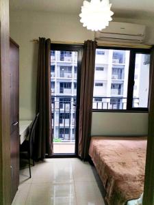 Comfy and Affordable Condo near SM Mall of Asia and Airport with Wifi 068