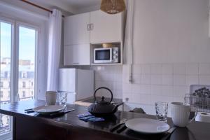Bright 1BR Parisian Retreat Italy Square | By Airnest